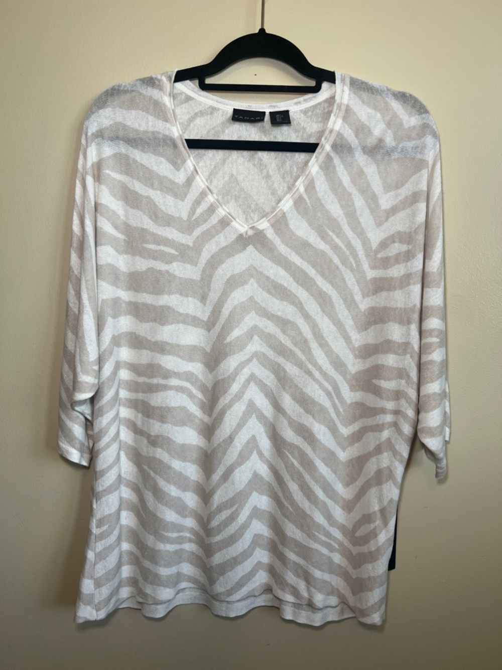 Tahari Women’s Large Zebra Print Linen Blend V-Neck Dolman Sweater Top NWT
